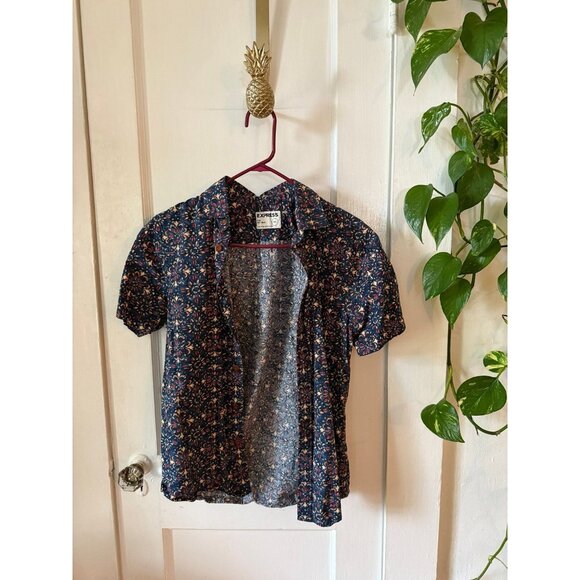 Express woman’s size small floral button-down shirt - Picture 1 of 9